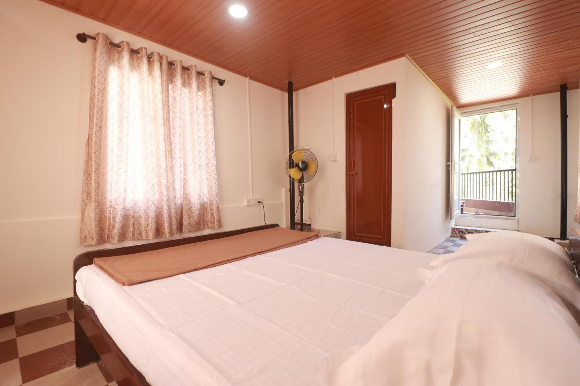 Flintstone Homestay *