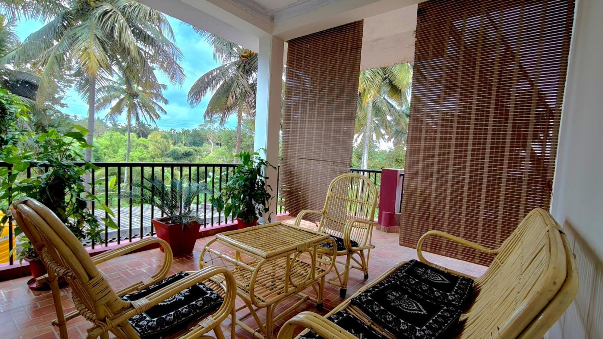 Flintstone Homestay Kushalnagar