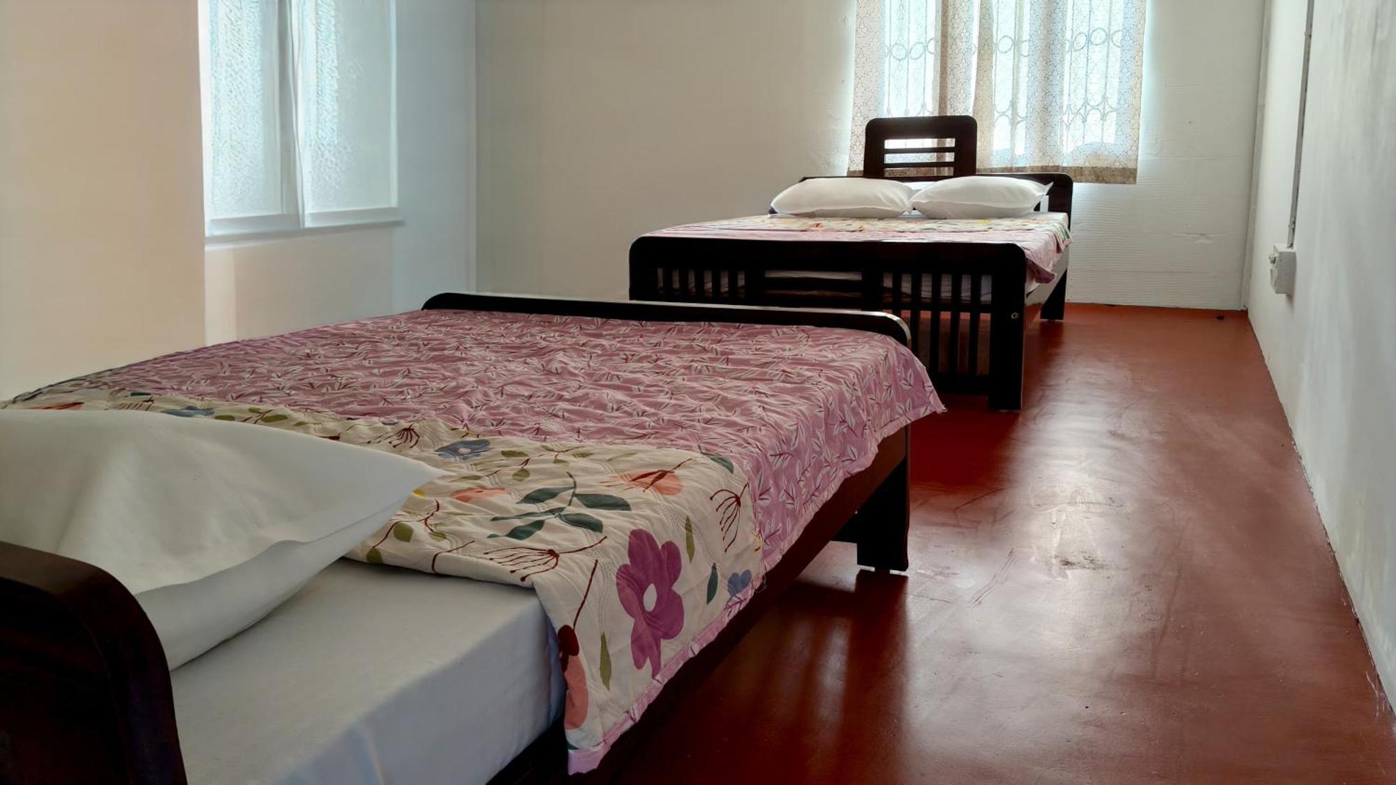 Flintstone Homestay *