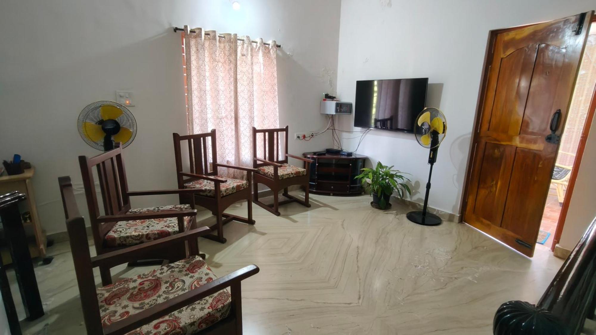 Homestay Flintstone Kushalnagar